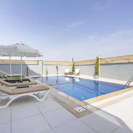 Secluded With Private Pool In Antália