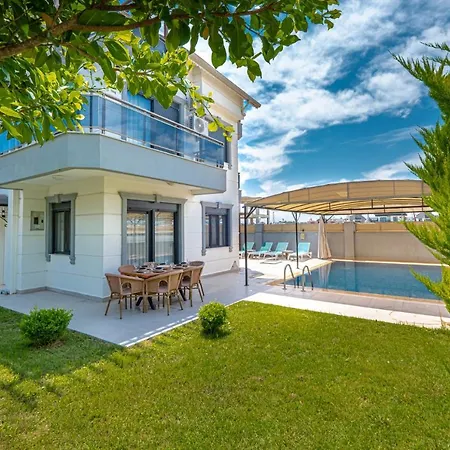 Secluded With Private Pool In Villa