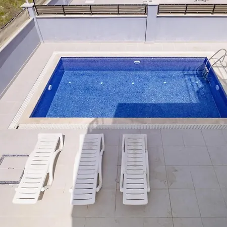 Secluded With Private Pool In Willa